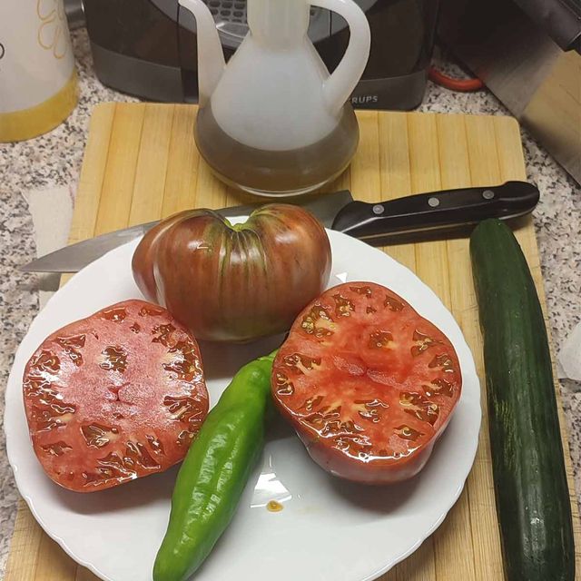 Tomate Rabiteño Sabor Intenso tomates en plato